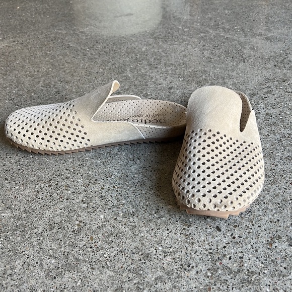 PEDRO GARCIA PERFORATED CLOSED-TOE CLOG SANDALS- Womens, Size 7.5 - Picture 4 of 13